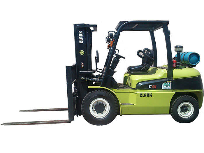 Empilhadeira CLARK C45L capacidade 4,5 Ton, torre tríplex 4500mm, deslocador lateral. Movida a gás.