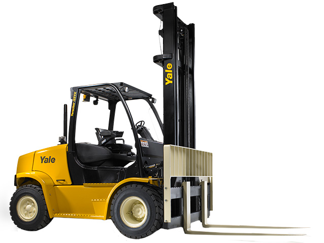 Empilhadeira YALE 155VX capacidade 7 toneladas, torre TRIPLEX DE 5.400 mm, movida a gás.