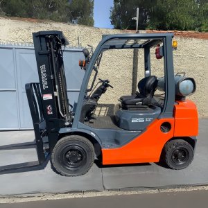 Empilhadeira Toyota 8FG25