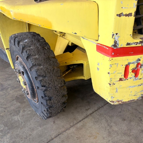 A MAJ Empilhadeiras oferece a Empilhadeira Hyster H150J ano 1990, projetada para operações pesadas e exigentes em ambientes industriais e logísticos.