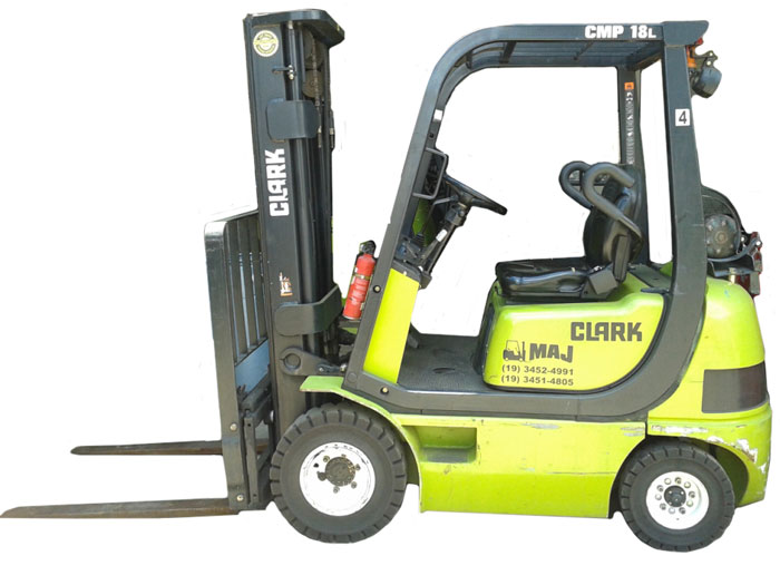 Empilhadeira CLARK CMP25L capacidade 2,5 Ton, torre tríplex 4800mm, deslocador lateral. Movida a gás.